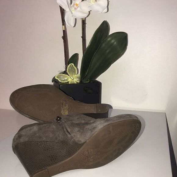 NWOB Clark’s Artisan Booties   - Picture 5 of 7